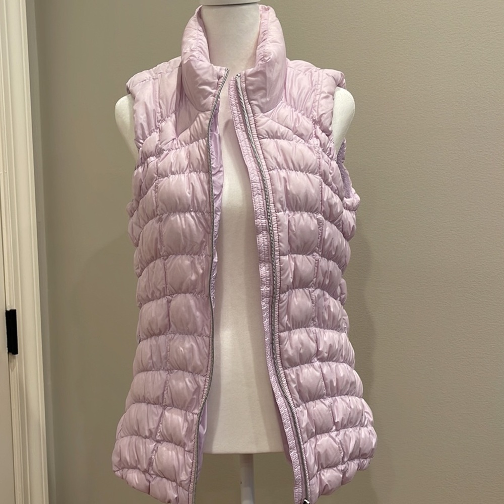 Athleta lightweight violet vest, large